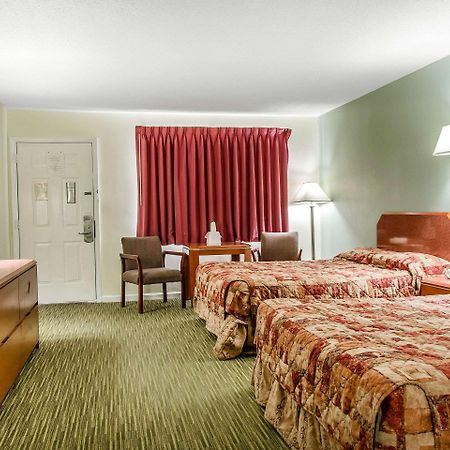 Rodeway Inn Groton Kültér fotó