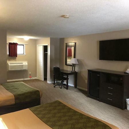 Rodeway Inn Groton Kültér fotó