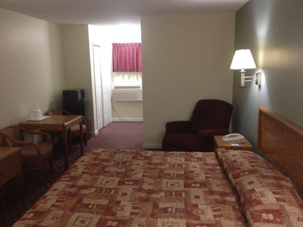 Rodeway Inn Groton Kültér fotó