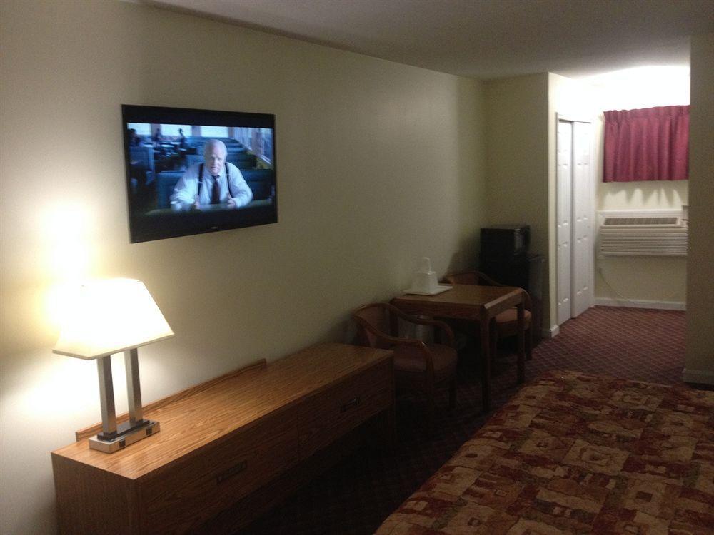 Rodeway Inn Groton Kültér fotó