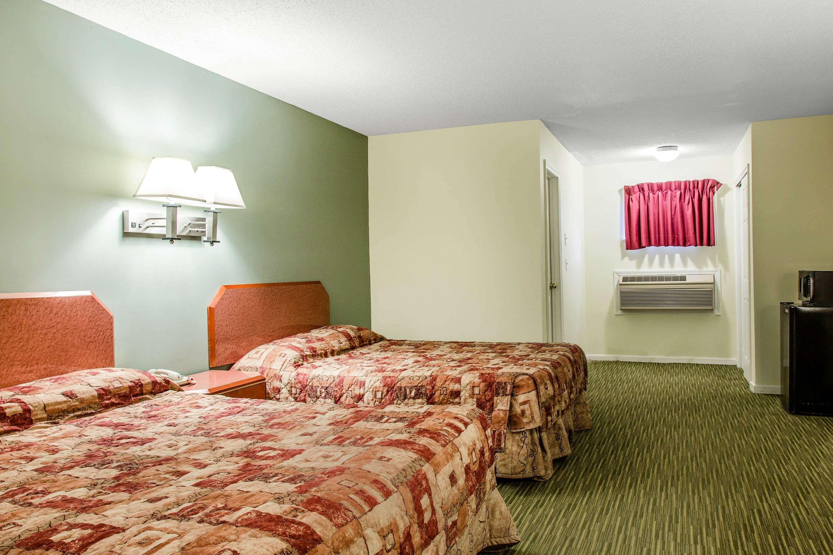 Rodeway Inn Groton Kültér fotó