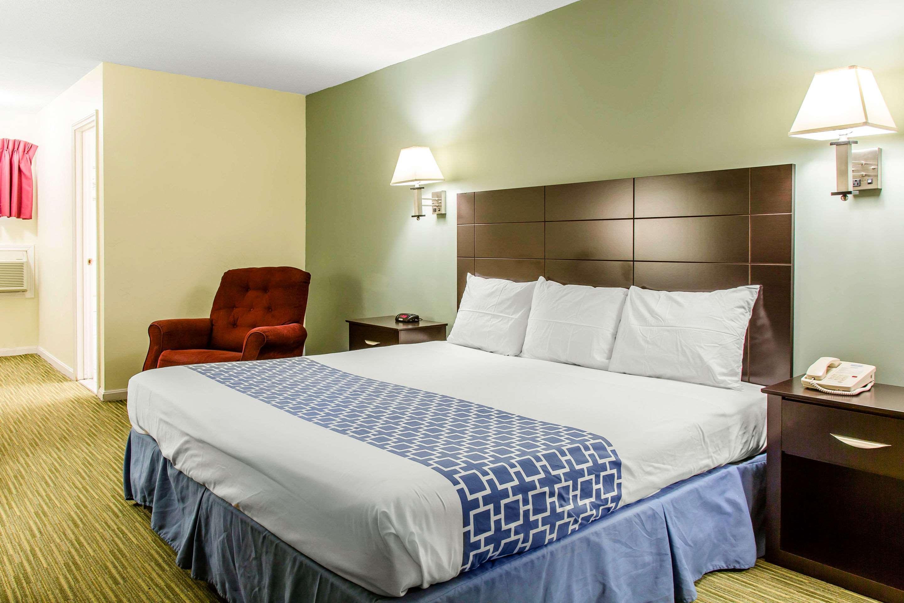 Rodeway Inn Groton Kültér fotó